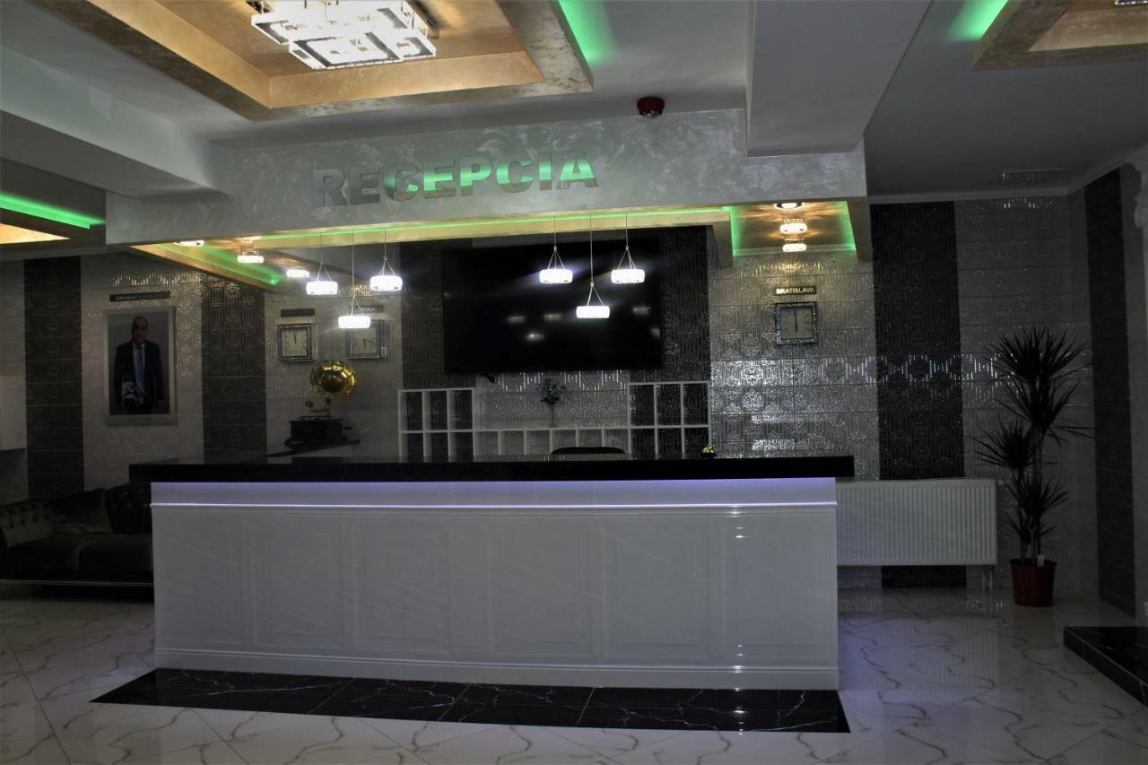 Hotel Chio Ważec Zewnętrze zdjęcie