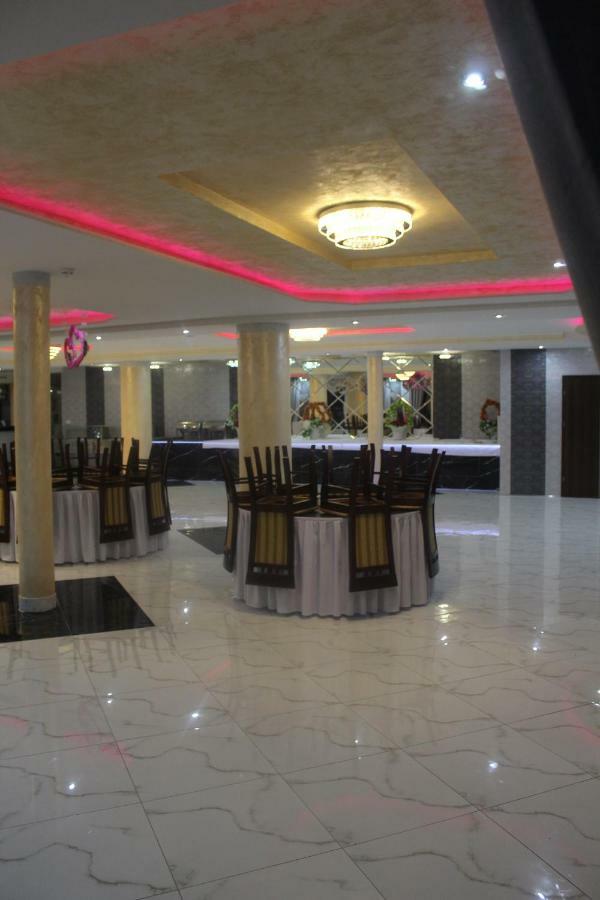 Hotel Chio Ważec Zewnętrze zdjęcie