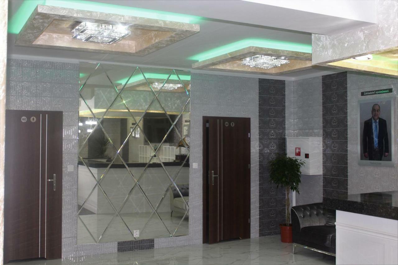 Hotel Chio Ważec Zewnętrze zdjęcie